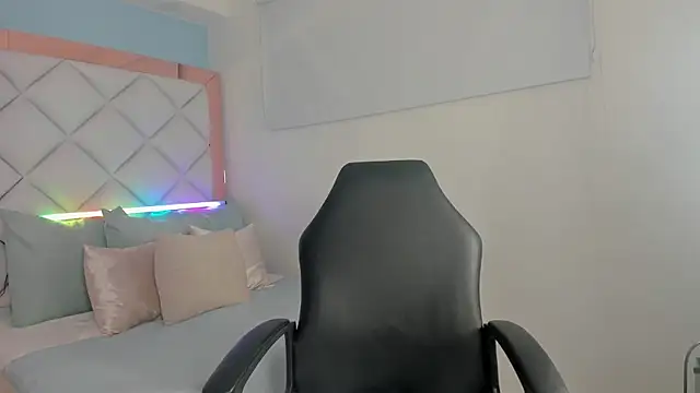 Snapshot of molly_gomezz chatting on 10.07.25 molly gomezz online show from 10.07.25