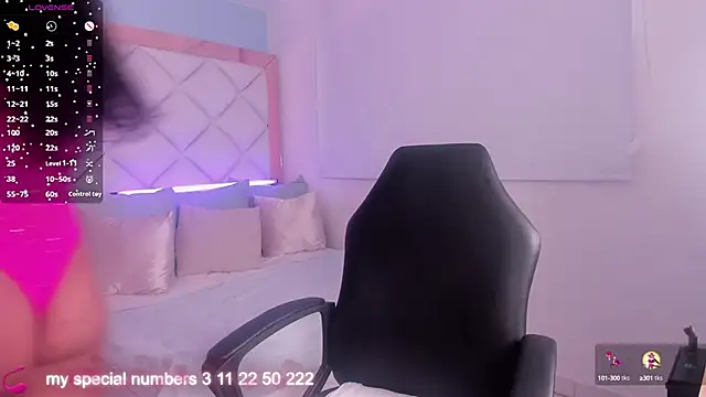 Snapshot of molly_gomezz chatting on 10.11.25 molly gomezz online show from 10.11.25