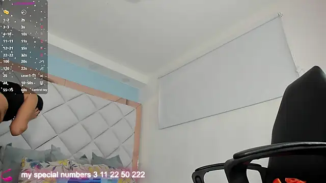 Snapshot of molly_gomezz chatting on 10.25.25 molly gomezz online show from 10.25.25