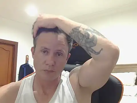 Snapshot of TroyDieselXXX chatting on 09.22.25 TroyDieselXXX online show from 09.22.25