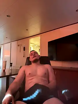 Snapshot of egor7777yd chatting on 11.04.25 egor7777yd online show from 11.04.25