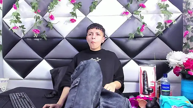 Snapshot of Megan_Thompson_ chatting on 09.21.25 Megan Thompson  online show from 09.21.25