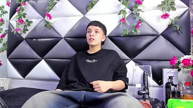 Snapshot of Megan_Thompson_ chatting on 10.30.25 Megan Thompson  online show from 10.30.25