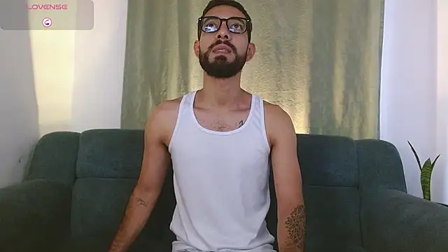 Snapshot of ReyPablo1 chatting on 10.08.25 ReyPablo1 online show from 10.08.25