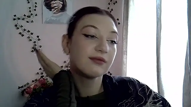 Lily Ember online show from 10.16.25