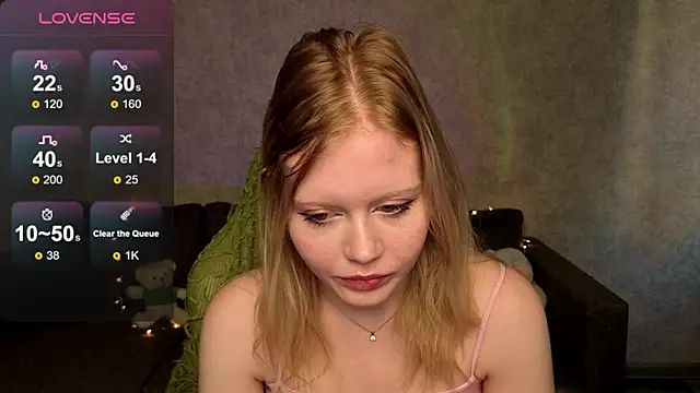 Snapshot of Wendy_228 chatting on 10.12.25 Wendy 228 online show from 10.12.25