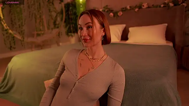 Snapshot of Serena_Waldarf chatting on 09.22.25 Serena Waldarf online show from 09.22.25