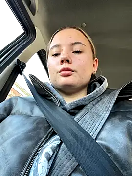 Snapshot of StephanieMur chatting on 10.09.25 StephanieMur online show from 10.09.25