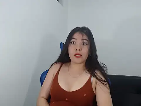 Snapshot of EloiseJun chatting on 10.06.25 EloiseJun online show from 10.06.25