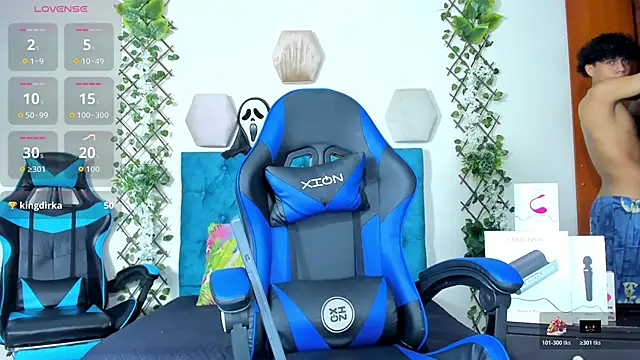 Snapshot of _taylor_black chatting on 10.30.25  taylor black online show from 10.30.25