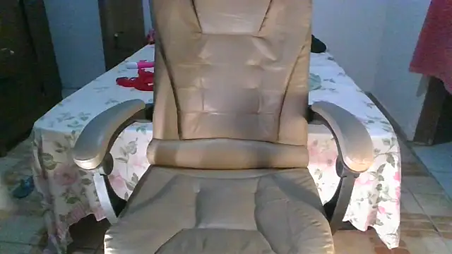 Snapshot of Mayalorenz chatting on 09.15.25 Mayalorenz online show from 09.15.25