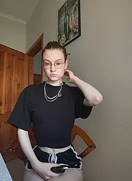 Snapshot of _arigins_ chatting on 09.30.25  arigins  online show from 09.30.25