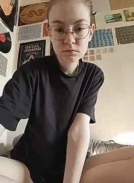 Snapshot of _arigins_ chatting on 10.03.25  arigins  online show from 10.03.25