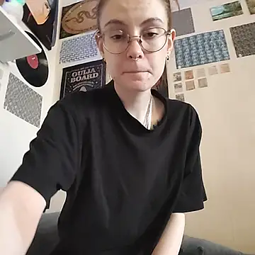 Snapshot of _arigins_ chatting on 10.26.25  arigins  online show from 10.26.25