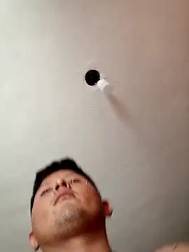 Snapshot of crees99 chatting on 10.12.25 crees99 online show from 10.12.25