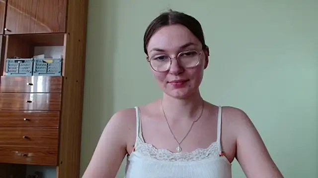 LooveELLYx online show from 09.10.25