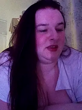Snapshot of Curvaceouscarla chatting on 10.31.25 Curvaceouscarla online show from 10.31.25