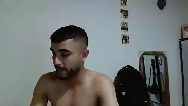 Snapshot of Maiki_Foxx chatting on 11.10.25 Maiki Foxx online show from 11.10.25