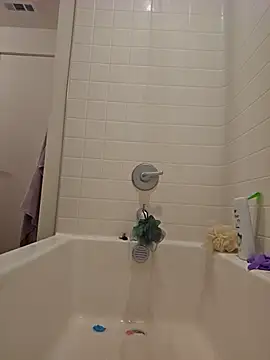 Snapshot of longblacklong chatting on 09.15.25 longblacklong online show from 09.15.25