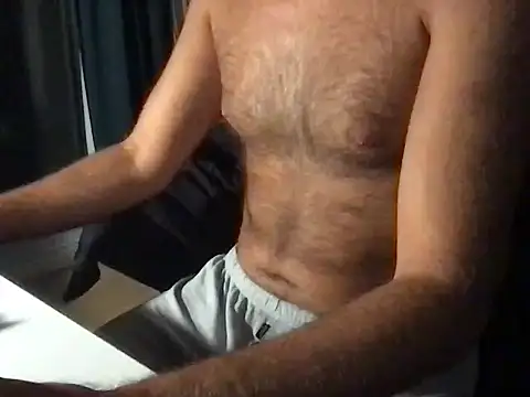 Snapshot of TomTop_11 chatting on 09.29.25 TomTop 11 online show from 09.29.25