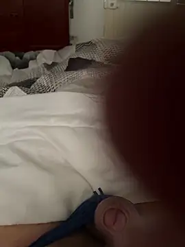 Snapshot of gasfkrdl chatting on 09.30.25 gasfkrdl online show from 09.30.25