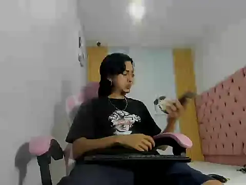 Snapshot of Jimdreams chatting on 10.20.25 Jimdreams online show from 10.20.25