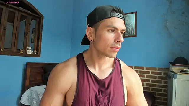 Snapshot of justinkarter chatting on 11.08.25 justinkarter online show from 11.08.25