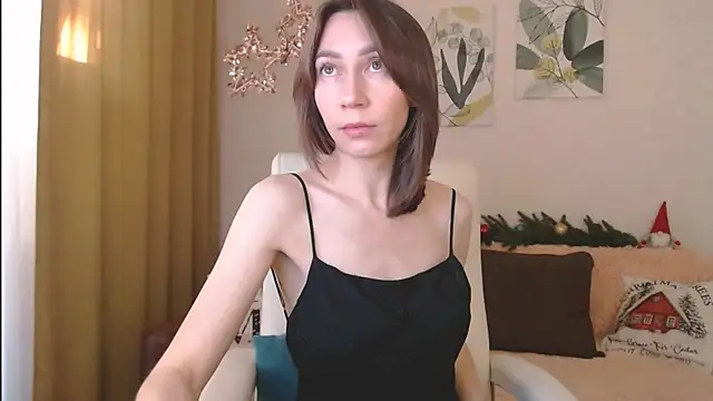 Snapshot of GoodGlamorGirl chatting on 01.08.25 GoodGlamorGirl online show from 01.08.25