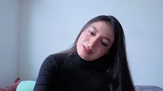 Snapshot of MiaKimky chatting on 10.20.25 MiaKimky online show from 10.20.25