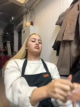 Snapshot of CandyVice chatting on 09.24.25 CandyVice online show from 09.24.25