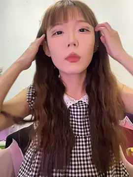 Snapshot of D-033 chatting on 10.05.25 D-033 online show from 10.05.25