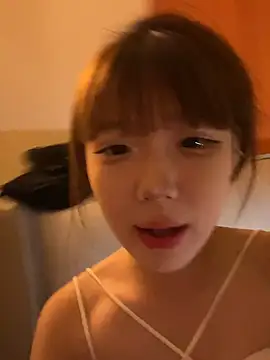 Snapshot of D-033 chatting on 11.06.25 D-033 online show from 11.06.25