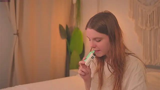 Snapshot of Lu__Lane chatting on 10.15.25 Lu Lane online show from 10.15.25