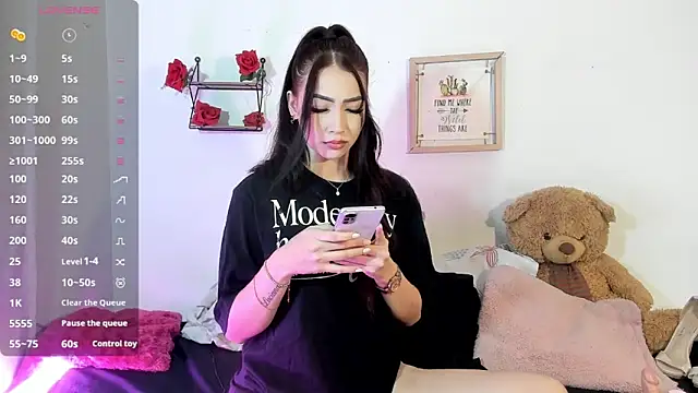 DanielaMarnt  online show from 09.18.25