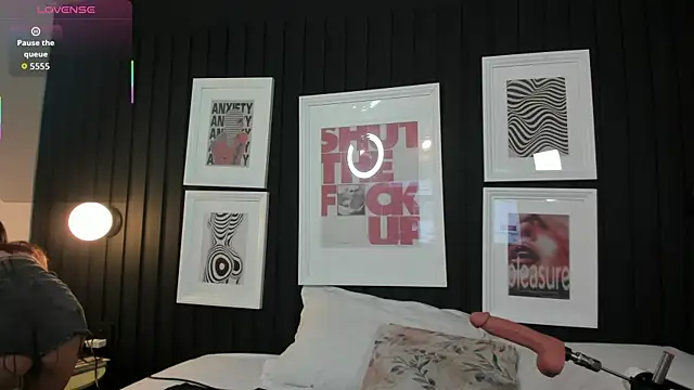 chiara evanns online show from 10.14.25