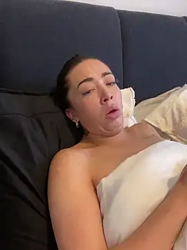 Snapshot of ItsCOCOx chatting on 10.03.25 ItsCOCOx online show from 10.03.25