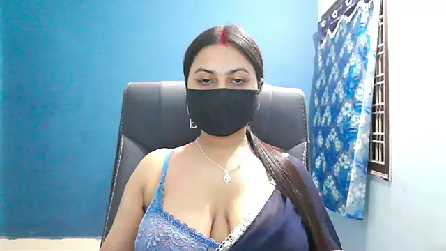 Snapshot of SassyWildCouple chatting on 10.08.25 SassyWildCouple online show from 10.08.25