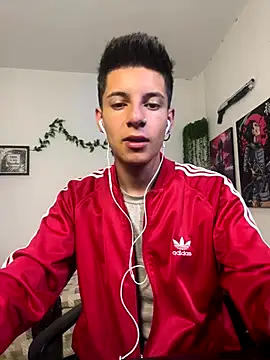 Snapshot of YEICK-17 chatting on 11.16.25 YEICK-17 online show from 11.16.25