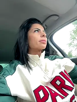 Snapshot of VanesaCharm chatting on 10.06.25 VanesaCharm online show from 10.06.25