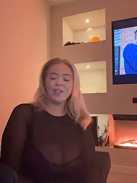 Snapshot of KaylaTrudi chatting on 09.20.25 KaylaTrudi online show from 09.20.25