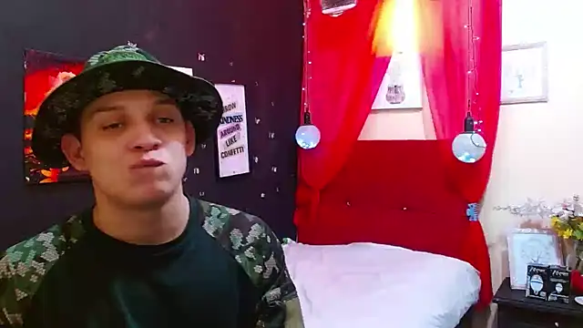 Snapshot of luccasbigcock chatting on 09.11.25 luccasbigcock online show from 09.11.25