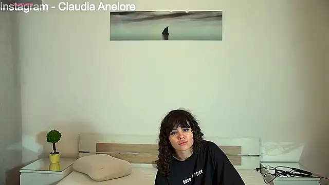 QueeAnne online show from 11.12.25