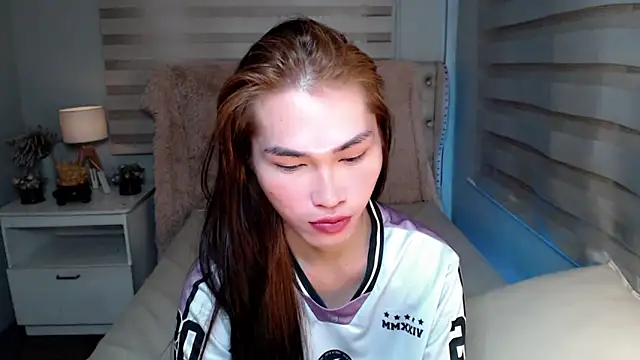 Snapshot of lovelychanel69xx chatting on 10.17.25 lovelychanel69xx online show from 10.17.25