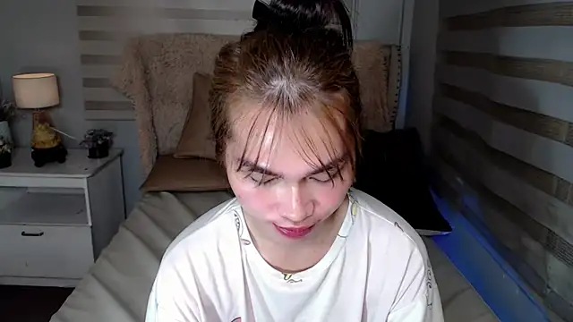 Snapshot of lovelychanel69xx chatting on 10.30.25 lovelychanel69xx online show from 10.30.25