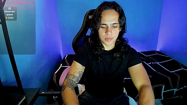 Snapshot of Maximiliano_scoott__ chatting on 09.17.25 Maximiliano scoott online show from 09.17.25