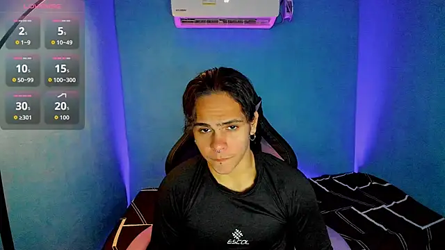 Snapshot of Maximiliano_scoott__ chatting on 09.18.25 Maximiliano scoott online show from 09.18.25