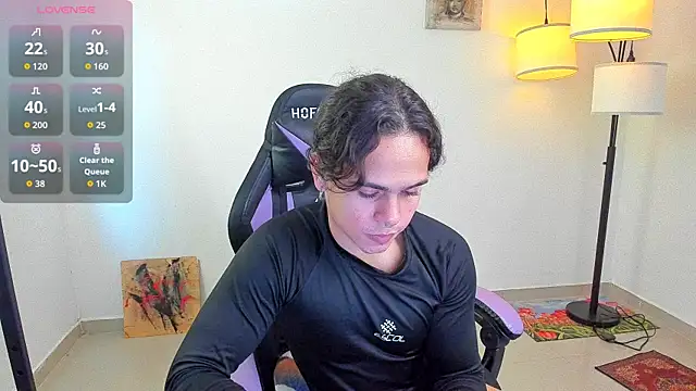 Snapshot of Maximiliano_scoott__ chatting on 10.30.25 Maximiliano scoott online show from 10.30.25