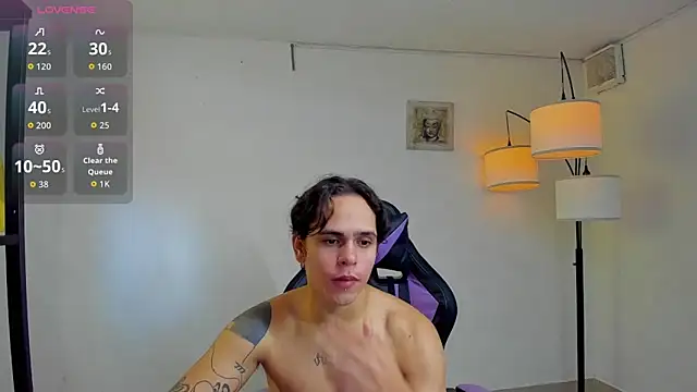 Snapshot of Maximiliano_scoott__ chatting on 11.01.25 Maximiliano scoott online show from 11.01.25