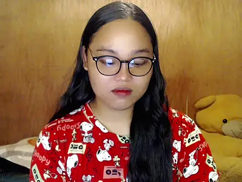 Snapshot of _Lylia chatting on 10.31.25  Lylia online show from 10.31.25