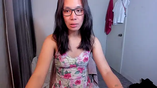 Snapshot of lucyshanex chatting on 09.30.25 lucyshanex online show from 09.30.25